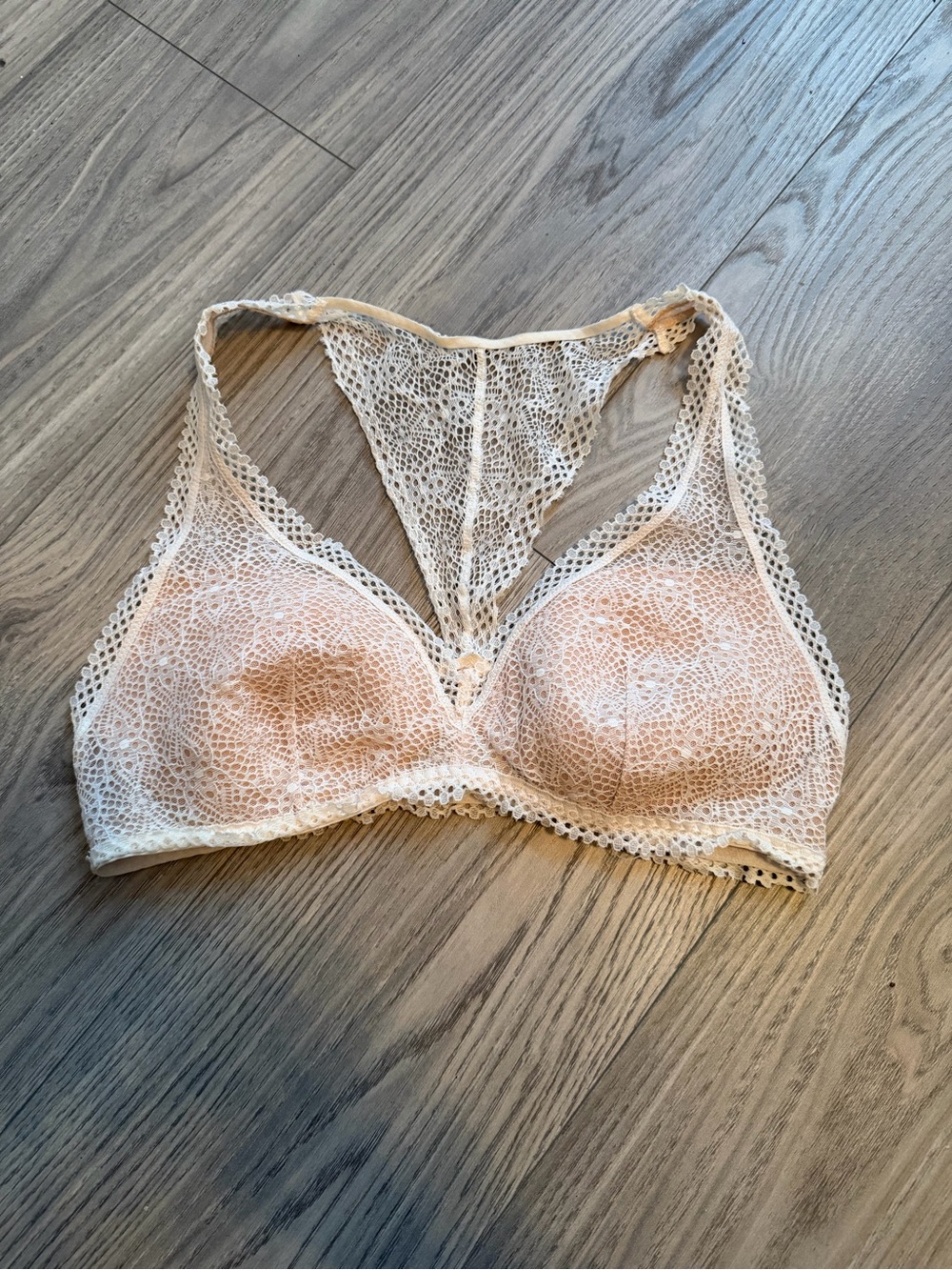 Victoria’s Secret White Lace Racerback Bralette Size Medium